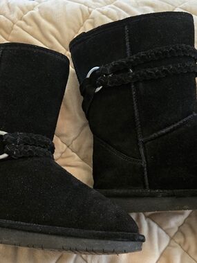 BearPaw Black Suede Mid-Calf Braided Strap Winter Boots